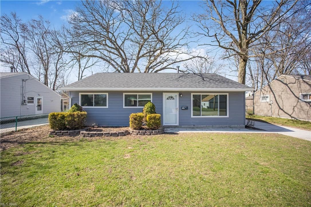 1008 Mohegan Trail, Willoughby - photo 1