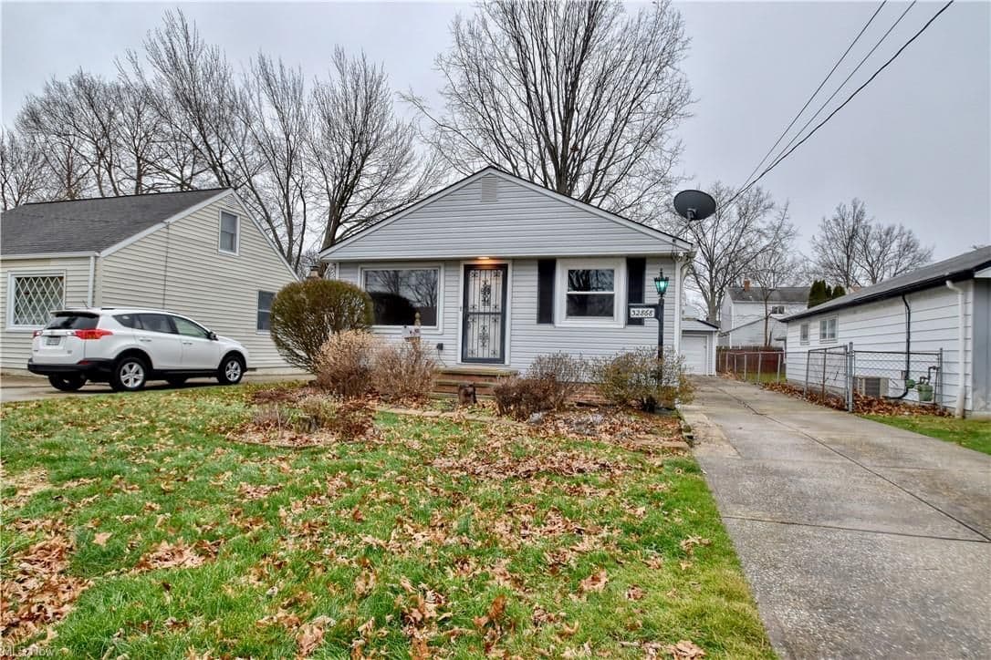 32868 Barbara Drive, Eastlake - photo 5